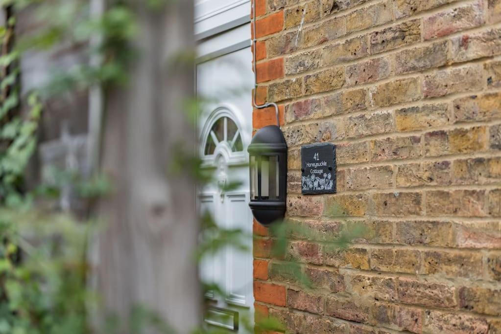 Honeysuckle Cottage Whitstable Exterior photo