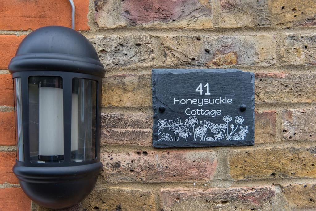 Honeysuckle Cottage Whitstable Exterior photo